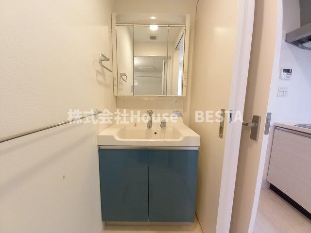 シャーメゾン神戸の独立洗面台