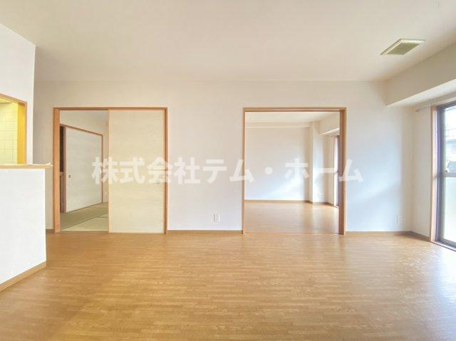 【居間・リビング】 | グラデュール | 同タイプの別部屋写真です。