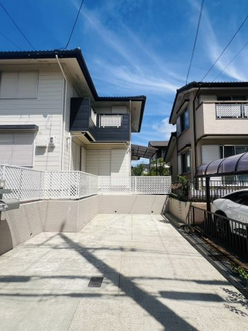 糀台４丁目貸家の駐車場