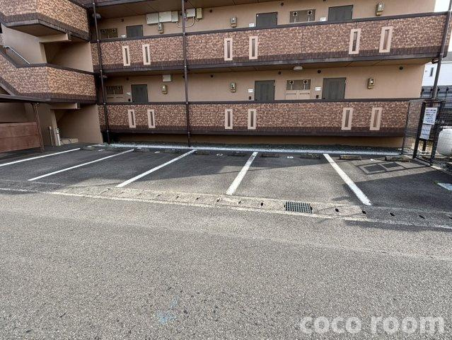 アレグリーアの駐車場