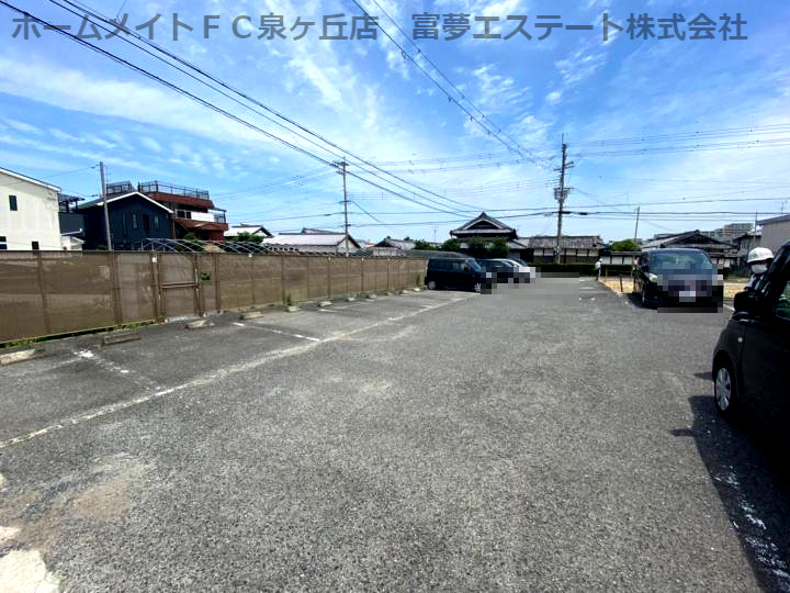 竹城台ハイツMKの駐車場