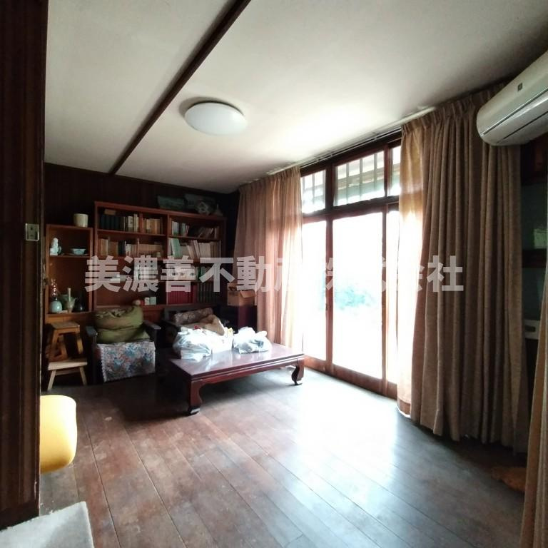 ６５１９１　岐阜市鷺山中古戸建ての洋室