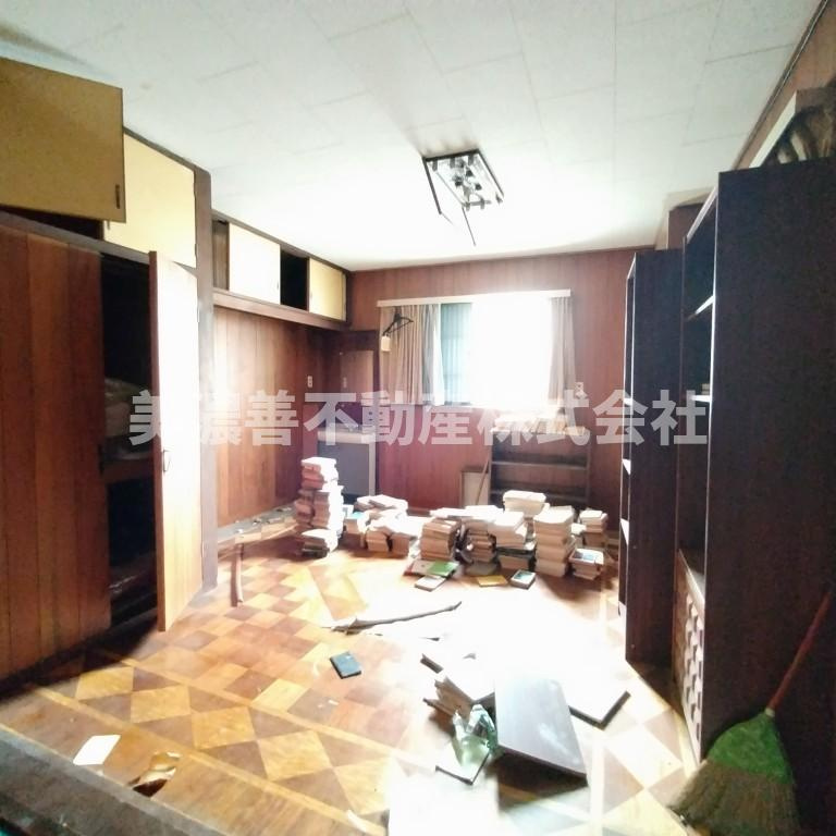 ６５１９１　岐阜市鷺山中古戸建ての洋室