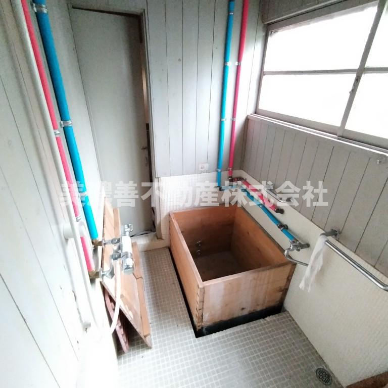 ６５１９１　岐阜市鷺山中古戸建ての浴室