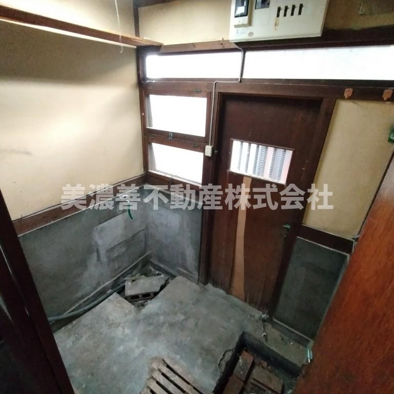 ６５１９１　岐阜市鷺山中古戸建てのランドリースペース