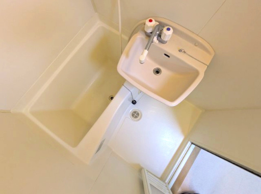 メゾン東陽日吉の浴室