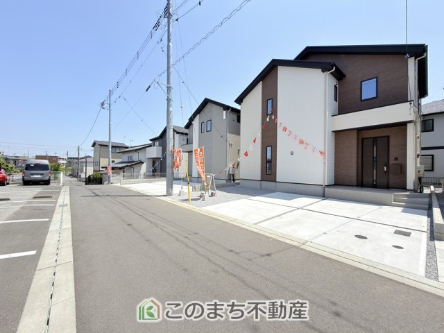 リガーレ宇都宮市東峰町2期　2号棟の前面道路含む現地写真|前面道路含む現地写真