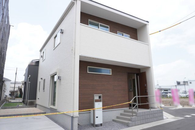 草加市苗塚町 新築分譲住宅 全16棟 12号棟の外観