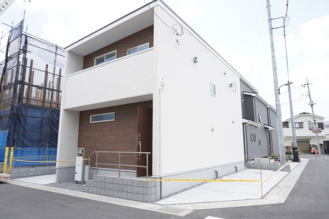 草加市苗塚町 新築分譲住宅 全16棟 12号棟の外観