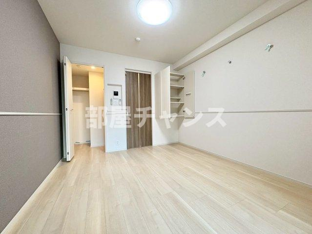 ホワイトメゾン新栄の寝室