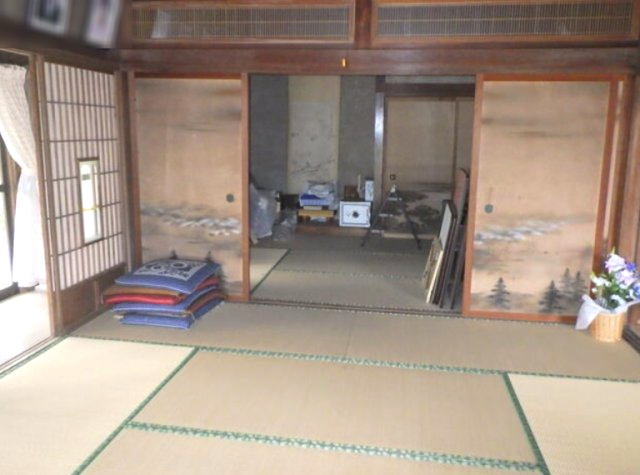 成田市桜田　古民家中古戸建の和室|敷地合計6,423.36㎡内（宅地318.8坪）（山林原野1,624.2坪）築年数1951年以年（不明）