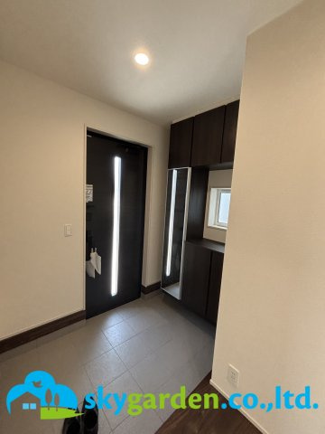 平塚市入野　新築戸建　全6棟4号棟の玄関