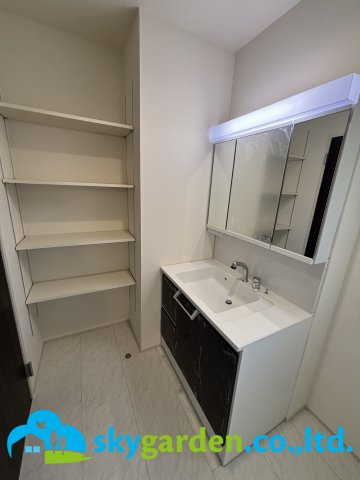 平塚市入野　新築戸建　全6棟4号棟の独立洗面台