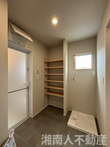 茅ヶ崎市美住町　新築戸建の脱衣所