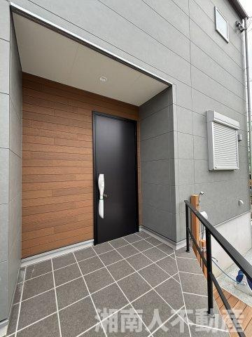 茅ヶ崎市美住町　新築戸建の玄関|シンプルで使いやすい玄関です