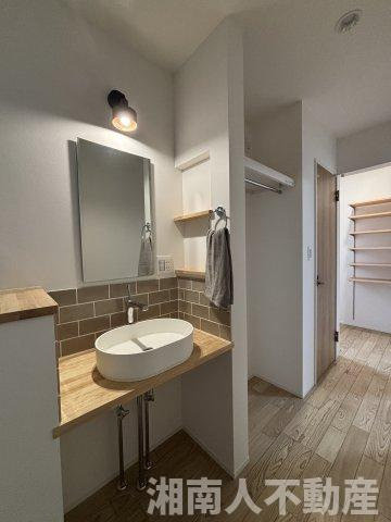 茅ヶ崎市美住町　新築戸建の洗面所|ゆったりとスペースのある洗面所