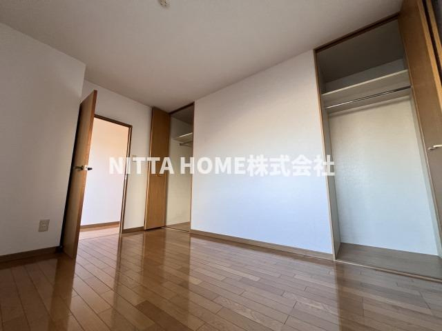 ユーミーマンションアルファのその他|６帖の洋室です◇