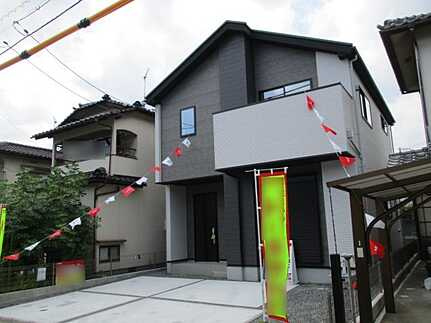 佐伯区美の里１丁目の前面道路含む現地写真