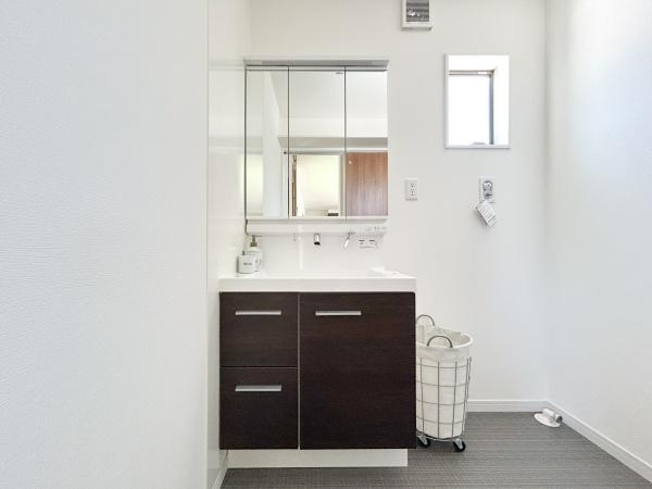 SR久原中央2号の独立洗面台