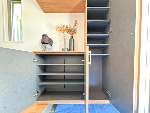 SR久原中央2号の玄関