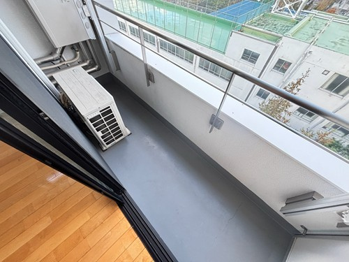 【バルコニー】