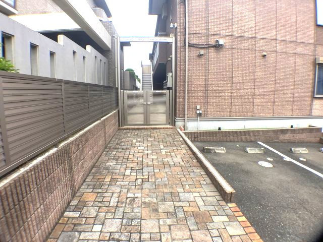 ソフィアコート四季のエントランス