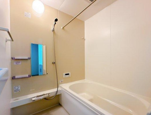 【新築】坂戸市西坂戸２期 全１棟の浴室|綺麗で足の伸ばせるバスタブでリラックスタイムを過ごしましょう！