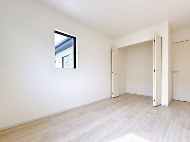 【新築】坂戸市西坂戸２期 全１棟の洋室|2F6.5帖洋室です