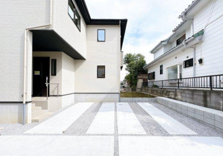 【新築】坂戸市西坂戸２期 全１棟の駐車場|駐車スペースです！並列2台駐車可能！