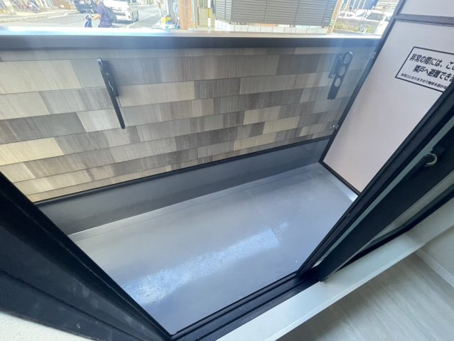 BASE青木のバルコニー|お洗濯にも便利なバルコニー付き