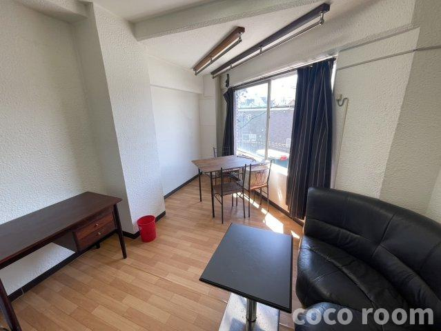 正樹ビルの居間・リビング