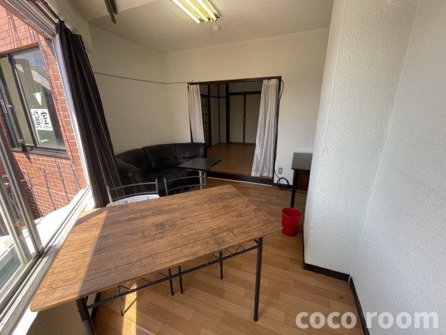 正樹ビルの居間・リビング