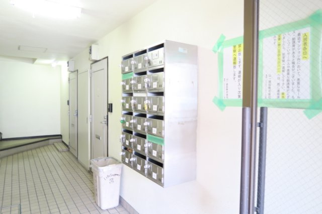 山一青木ステーツのロビー