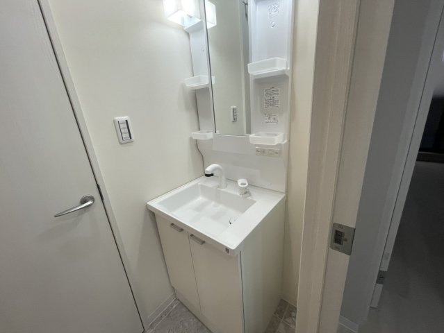 BASE青木の独立洗面台|朝の身支度には欠かせない独立洗面化粧台