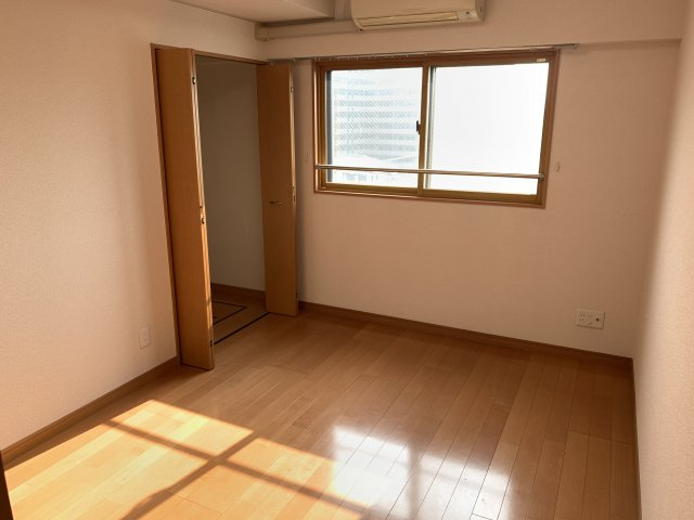 ロイヤルメゾン大橋Ⅰの洋室