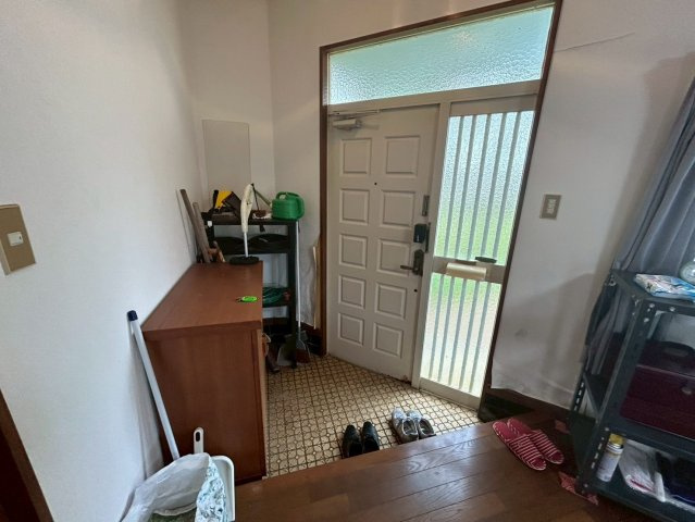 鉾田市上幡木　中古戸建の玄関