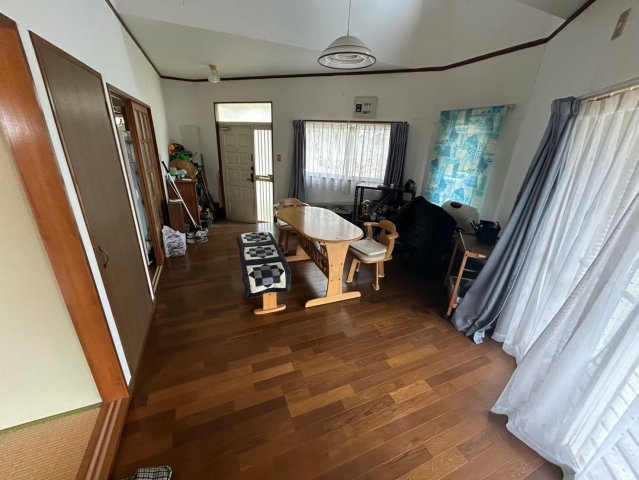 鉾田市上幡木　中古戸建の居間・リビング