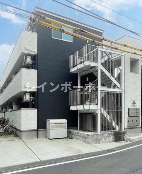 ラウレアファースト