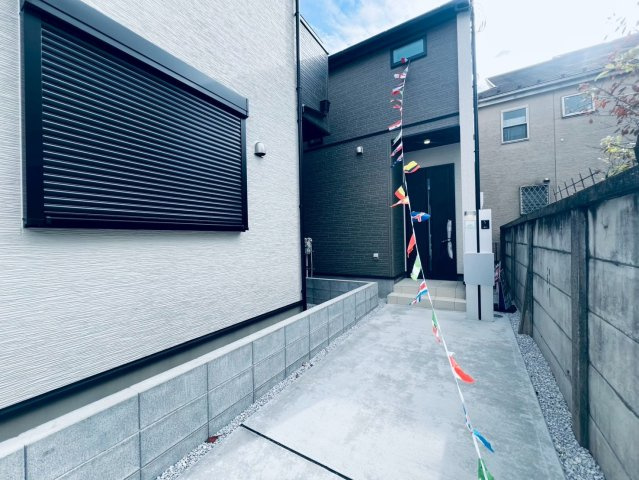 【外観】 | 練馬区石神井町６丁目　新築戸建て　２号棟 | 時がたっても色あせない街並みに馴染むデザインの外観