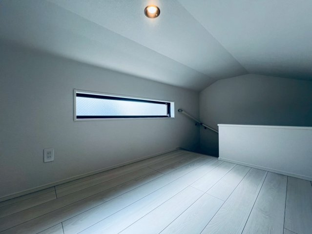 【収納】 | 練馬区石神井町６丁目　新築戸建て　２号棟 | 小屋裏収納を活用すれば、リビング等をいつもスッキリ保てます