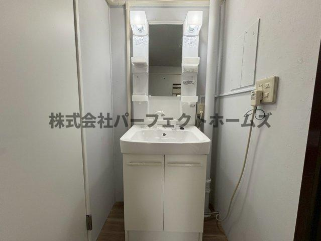 中宮第四住宅69号棟の独立洗面台|独立洗面台、朝の身支度には欠かせません