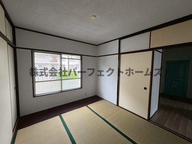 中宮第四住宅69号棟の寝室|開放的な寝室です