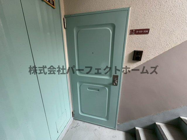 中宮第四住宅69号棟の玄関|落ち着いた玄関です