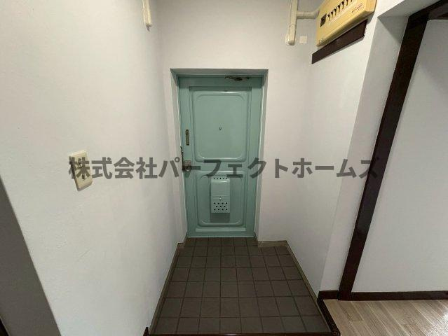 中宮第四住宅69号棟の玄関|落ち着いた玄関です