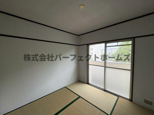 中宮第四住宅69号棟の和室|日本らしい落ち着いた雰囲気の和室です