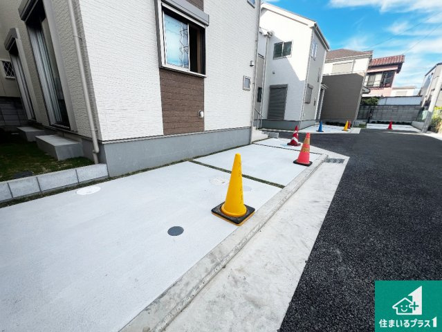 八尾市長池町　新築一戸建ての駐車場|駐車スペース！散水栓があるので、こまめに愛車を洗えます！