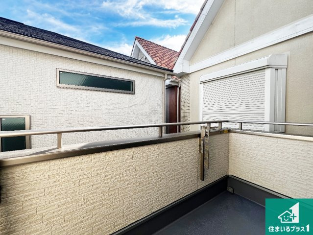 八尾市長池町　新築一戸建てのバルコニー|日当たりのよいバルコニー！お部屋が開放的に！