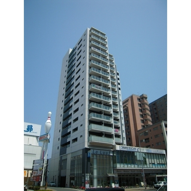 ラクレイス西新の外観