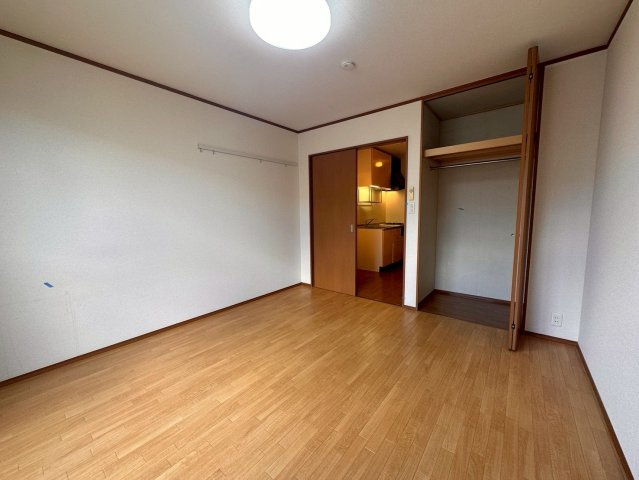 メゾン　アレックスの居間・リビング|★きれいなフローリングのお部屋です★