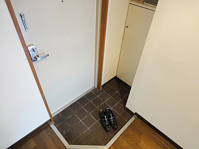 バイオレットキャッスルイン宝塚の玄関|明るい玄関です